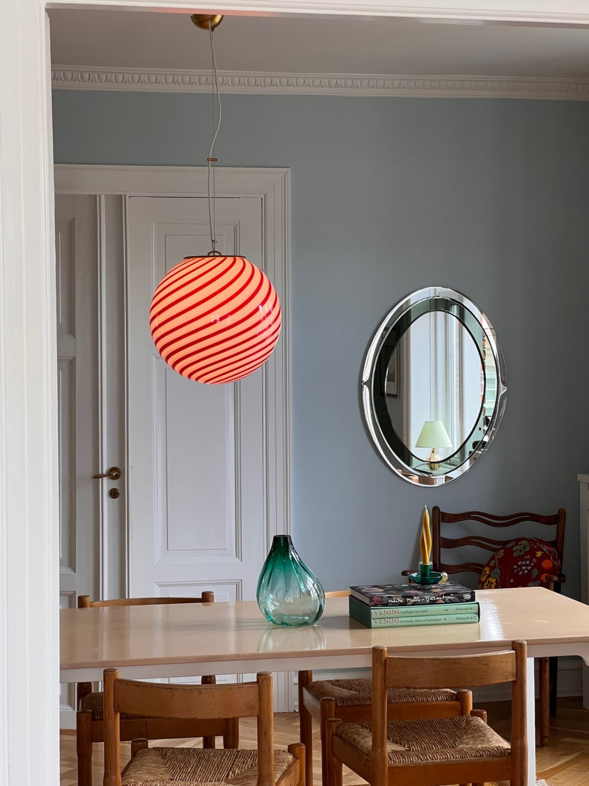 lampa red swirl